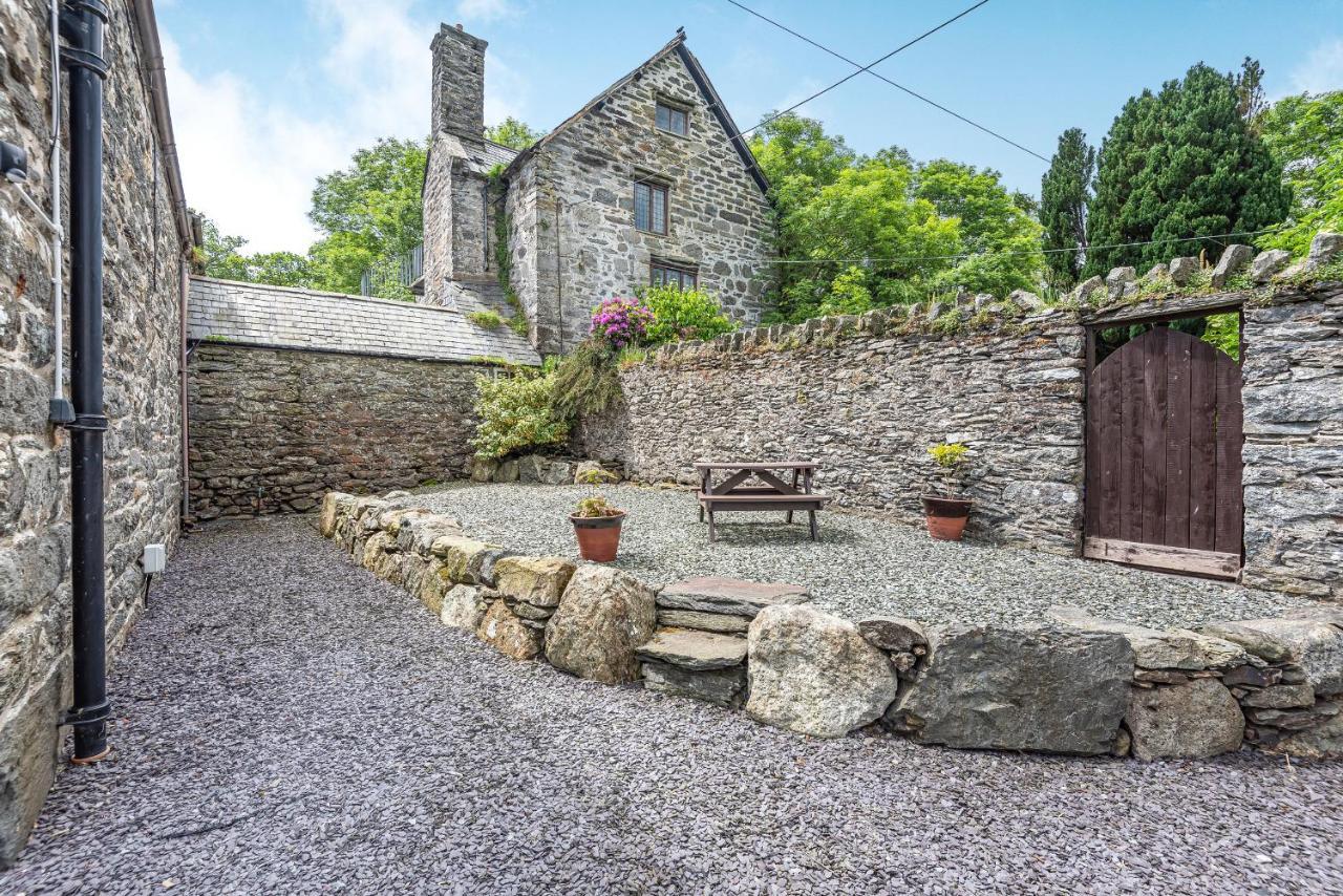 Waedog Bach Villa Llanfor Bagian luar foto